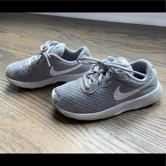 Unisex Nike’s - Picture 2 of 9